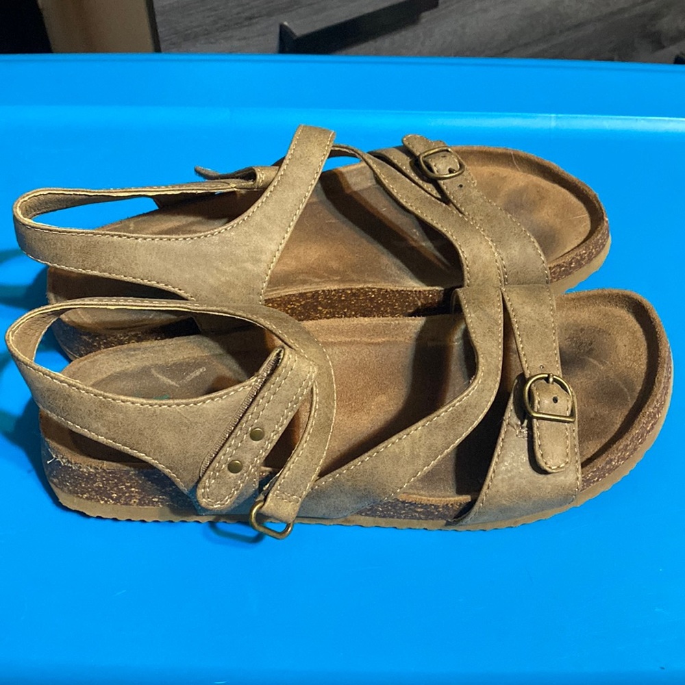 Yuu sandals